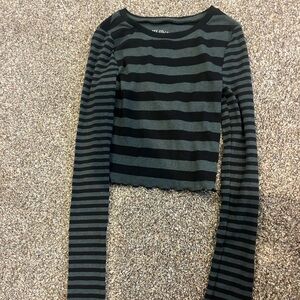 Aeropostale Black and Gray Striped Tee